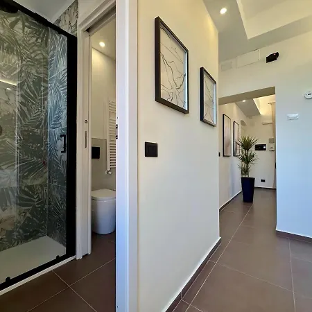 Modern - 5 Min To & Port Apartmán *