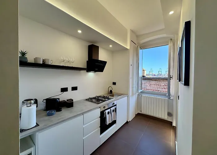 Modern - 5 Min To & Port *