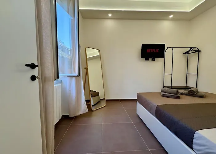 Modern - 5 Min To & Port * Janov