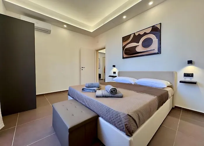 Modern - 5 Min To & Port Apartmán