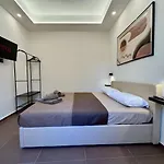 Modern - 5 Min To & Port