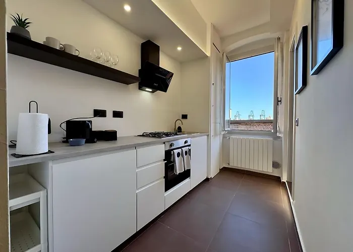 Modern - 5 Min To & Port Appartement